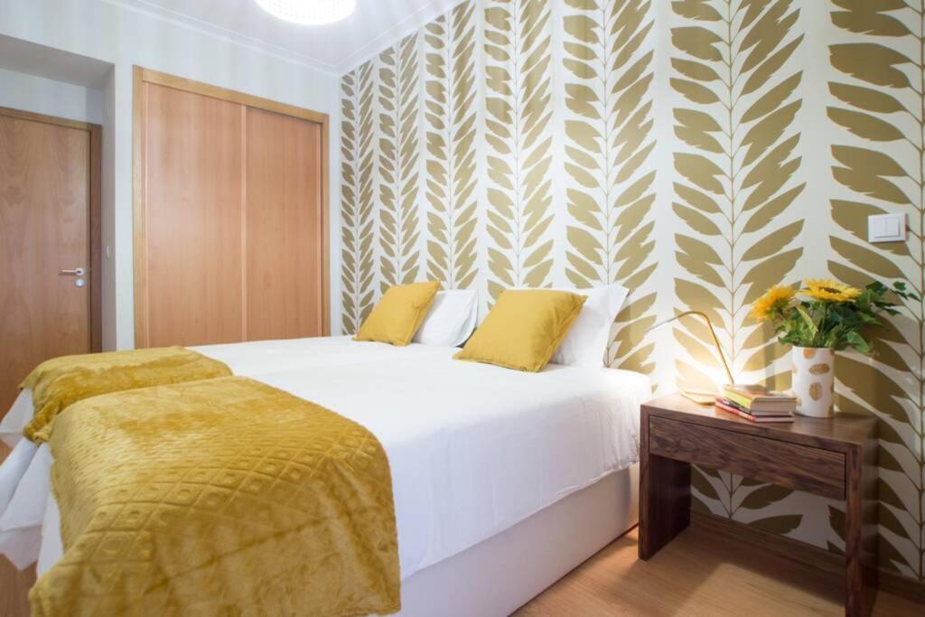 Modern Apartment In Coimbra City Center Buitenkant foto